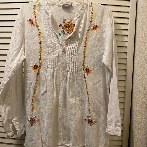 Embroidered festive top - Picture 2 of 6